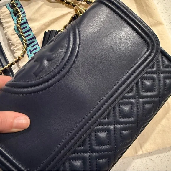 Tory Burch Fleming Quilted Shoulder Bag - Picture 11 of 12